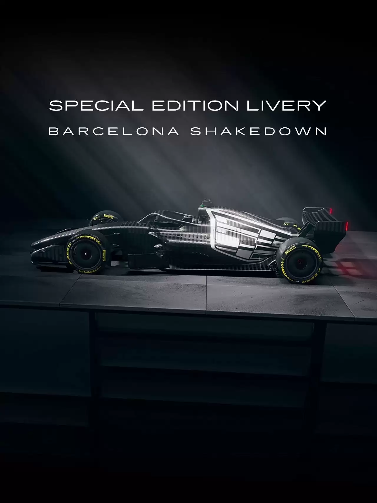 凯迪拉克发布首款F1测试涂装,周冠宇将任2026赛季储备车手