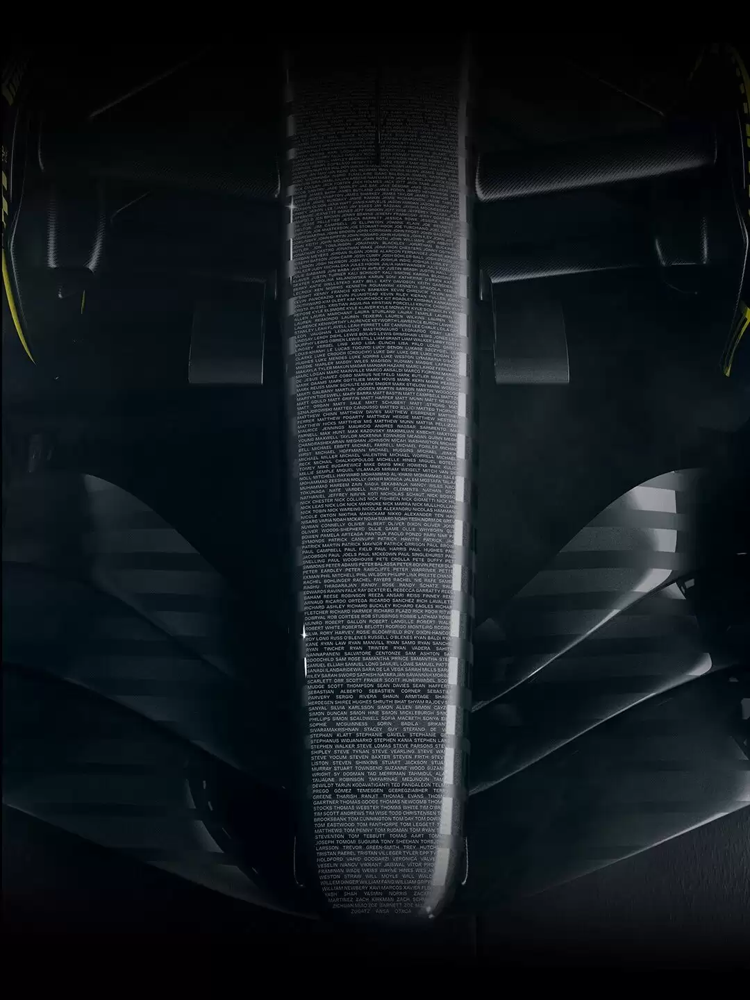 凯迪拉克 F1 车队首款测试涂装亮相:印所有建队成员名字,新赛季正式涂装 2 月 8 日发布