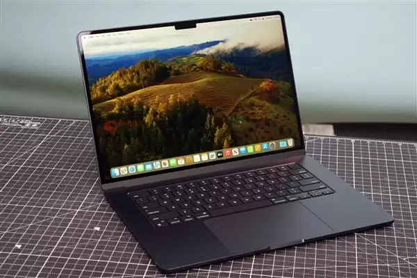 苹果全新MacBook Pro将在本月上架:首发M5 Max芯片