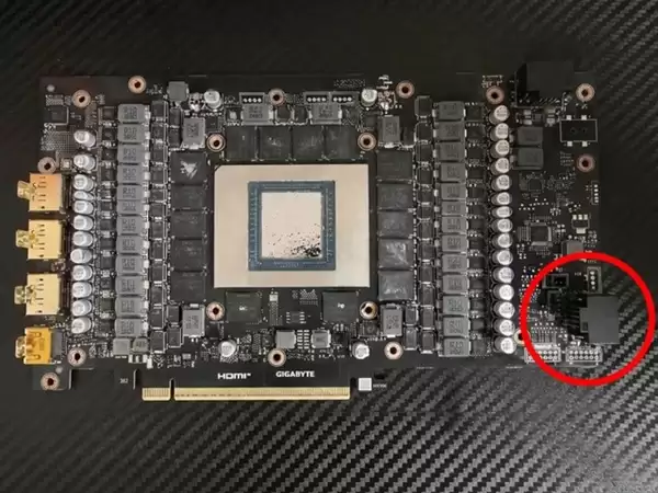 硬核魔改!手搓双12V-2x6接口RTX 5090:成功实现负载均衡