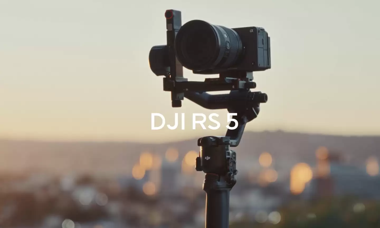 大疆 DJI RS 5 相机稳定器发布：支持全新增强智能追踪模块，3099 元起