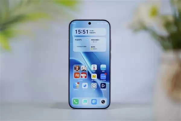 iQOO Z11 Turbo发布:7.9mm轻薄机身配7600mAh电池,售2399元起