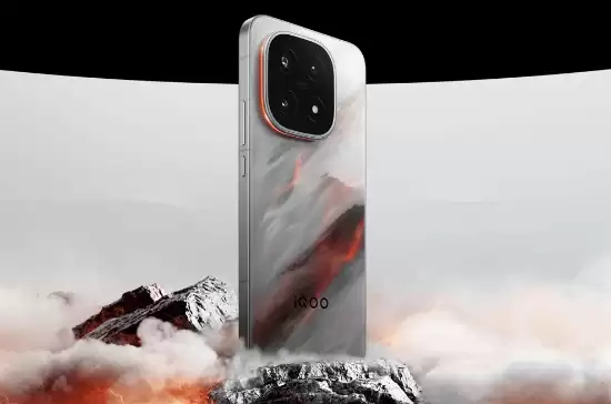 iQOO 15 Ultra官宣春节前发布：100W快充+主动散热+游戏肩键