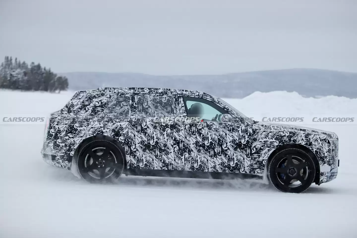 下一代劳斯莱斯库里南谍照曝光:设计更显力量感,有望采用纯电驱动