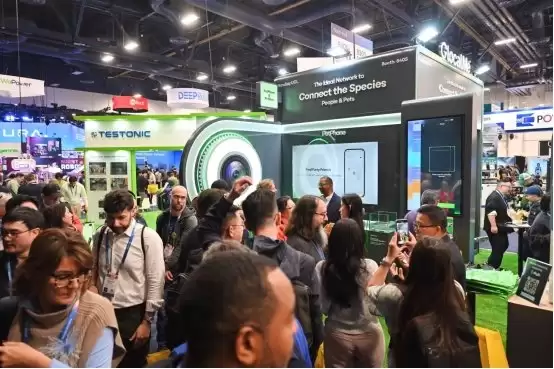 优克联 CES 首发 PetCam 宠物摄像头,双品重构人宠互联系范试