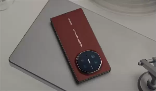 2025年中国市场折叠机出货：华为66.6%断层第一！顶其他家总和两倍