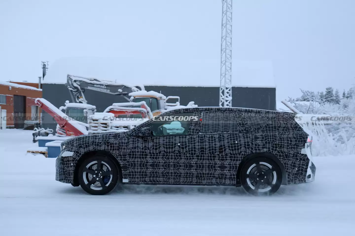 宝马 iX3 M 高性能 SUV 路测图曝光