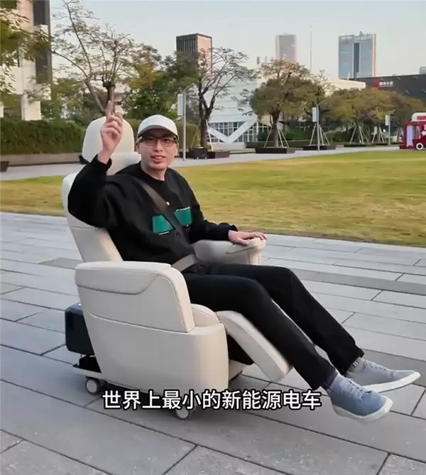 男子DIY世界上最小的新能源车 理想MEGA座椅改装
