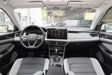 宝来成为6-12万预算家庭购车首选,实用保值两不误