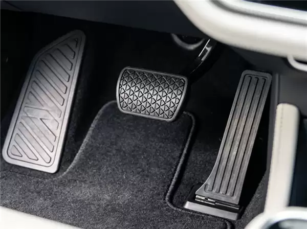 打车不用再怕电车晕车了！网约车上线可选油车功能