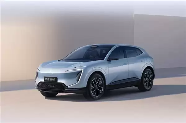 阿维塔回应南宁多车碰撞事故:智能驾驶未激活,系驾驶员超速所致