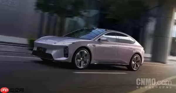 车主吐槽蔚来ET5智驾系统频繁出错 三大异常场景曝光