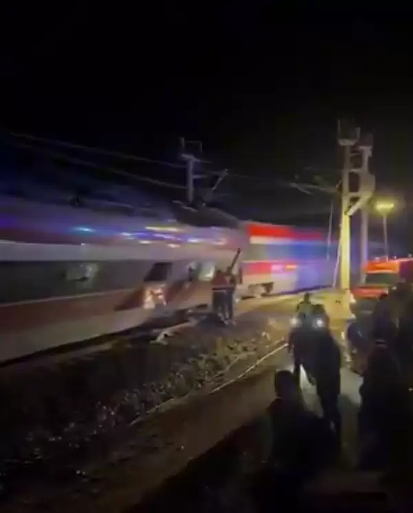 西班牙两列高铁突发出轨:已致21死超百人受伤