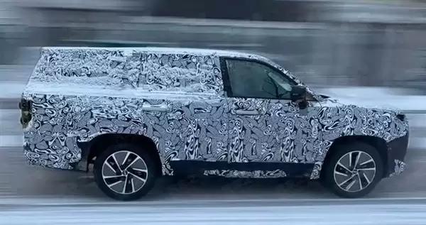 尺寸超风云T11！奇瑞全新硬核SUV T1T曝光：三排布局+更大车身