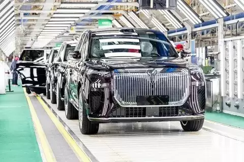 岚图云峰工厂升级：国产化产线提速，每40秒下线一台车