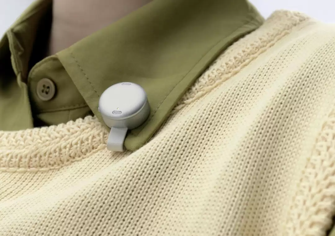 飞书史上第一次硬件合作,和安克创新做了一款“AI录音豆”