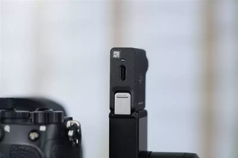 单兵增稳作战神器！大疆RS 5评测：全面进化的电控提壶 稳定器的第二套操作系统