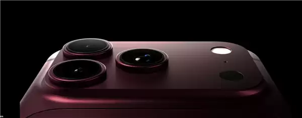 iPhone 18 Pro外观偷跑：苹果放弃药丸屏 升级为单挖孔