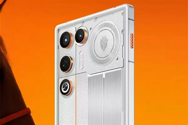 红魔11+ Air亮相:全球唯一真全面屏Air 无刘海无挖孔