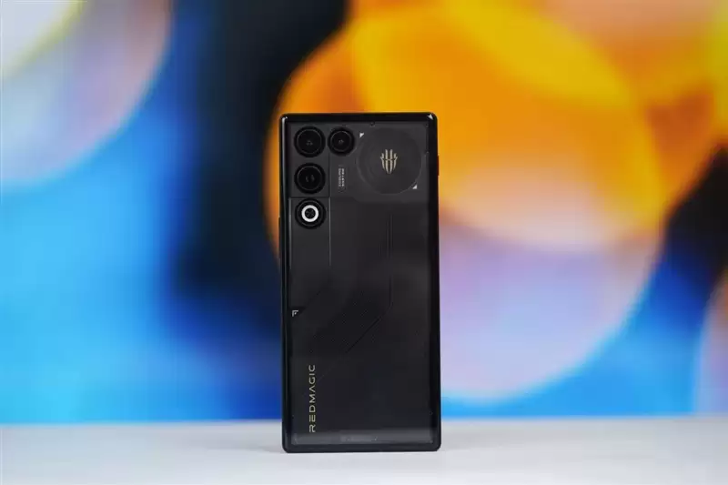 真全面+7000mAh电池 红魔11 Air全面评测:续航焦虑不存在的电竞机颜王!