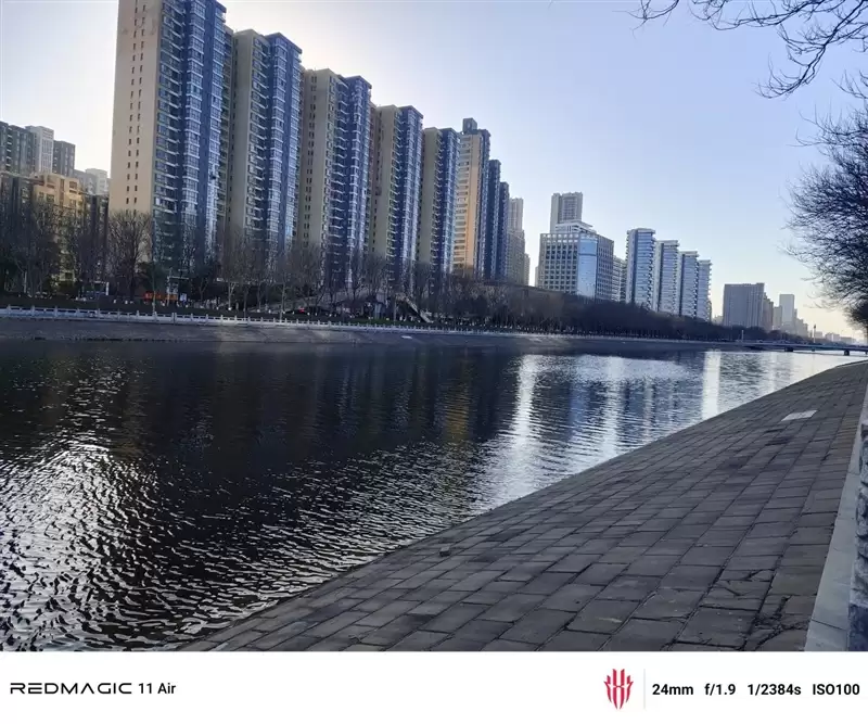 真全面+7000mAh电池 红魔11 Air全面评测:续航焦虑不存在的电竞机颜王!