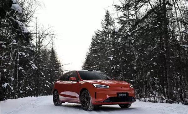 问界新 M5 Ultra 破解冬季出行痛点，至高享 37000 元限时礼遇