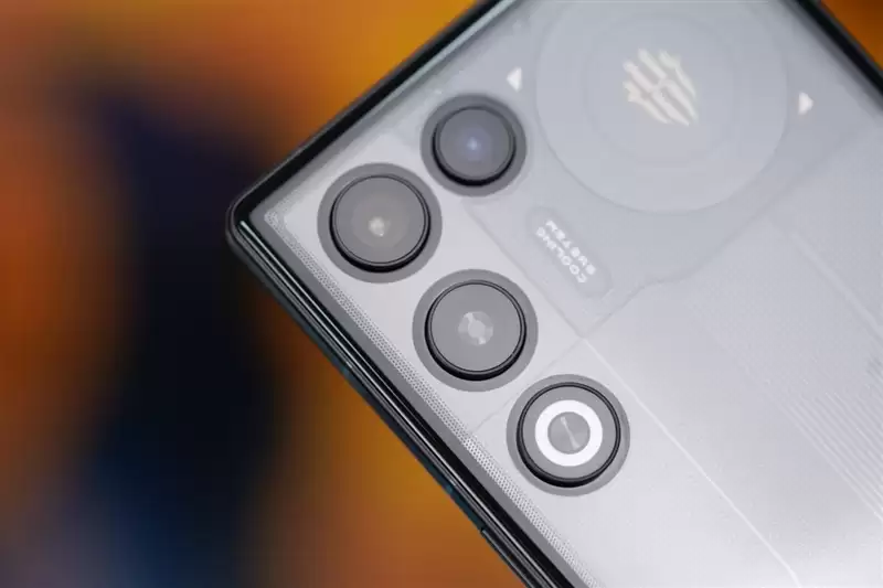 真全面+7000mAh电池 红魔11 Air全面评测:续航焦虑不存在的电竞机颜王!