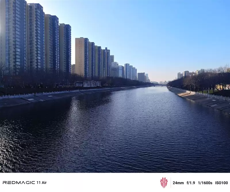 真全面+7000mAh电池 红魔11 Air全面评测:续航焦虑不存在的电竞机颜王!