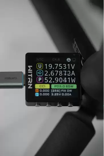 单兵增稳作战神器！大疆RS 5评测：全面进化的电控提壶 稳定器的第二套操作系统