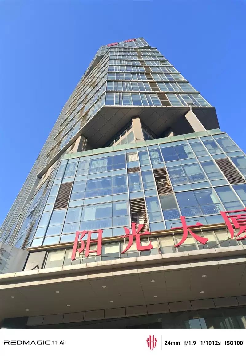 真全面+7000mAh电池 红魔11 Air全面评测:续航焦虑不存在的电竞机颜王!