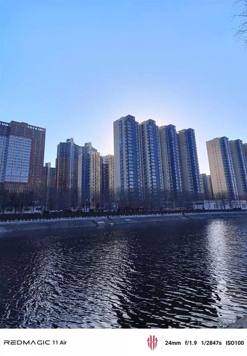 真全面+7000mAh电池 红魔11 Air全面评测:续航焦虑不存在的电竞机颜王!