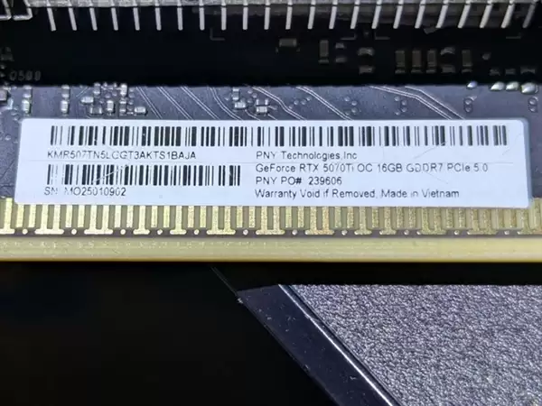 RTX 5070 Ti频繁死机崩溃：竟是标签覆盖金手指！撕下就没保修玩家两难