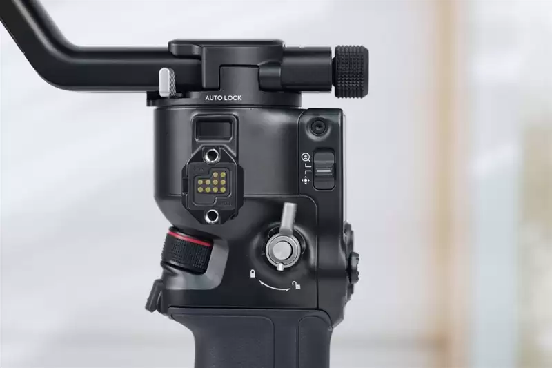单兵增稳作战神器！大疆RS 5评测：全面进化的电控提壶 稳定器的第二套操作系统