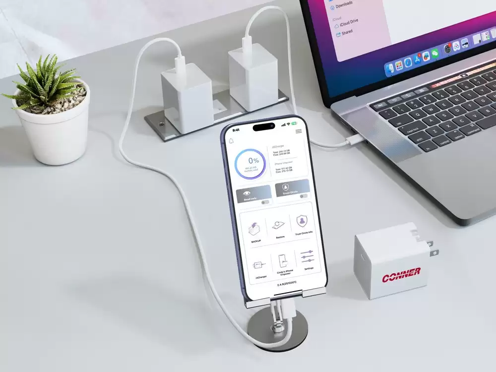 昔日机械硬盘厂商 Conner 重生，带来充电头 + 移动固态硬盘二合一设备