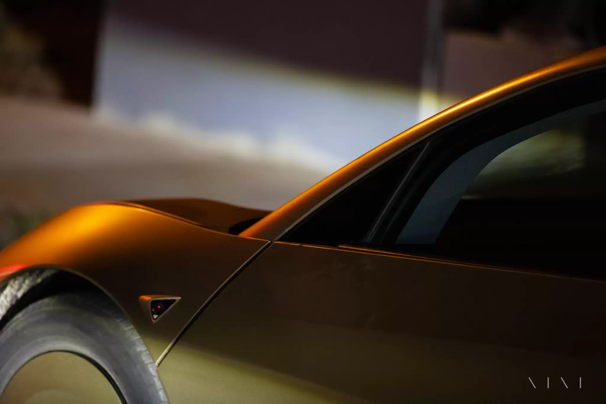 特斯拉自动驾驶出租车 Cybercab 原型曝光：取消后视镜、配后摄清洗装置