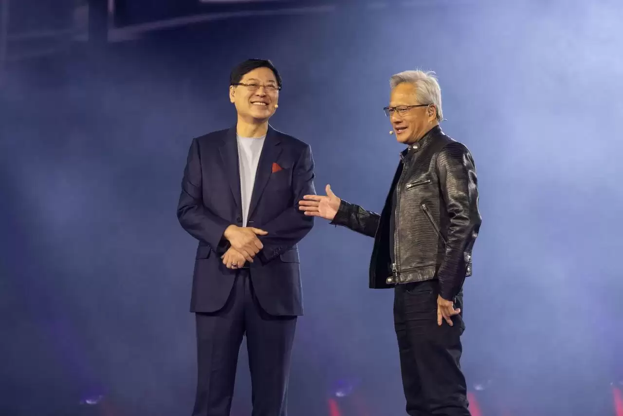 我们在 CES 上宣布的 AI 云超级工厂，在中国已落地！