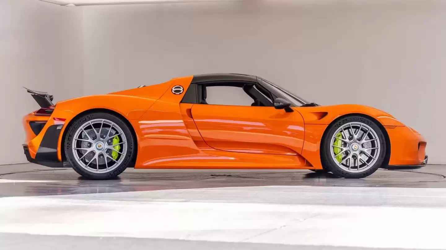 605 万美元!史上最贵保时捷 918 Spyder 诞生,全球唯一定制纯橙色