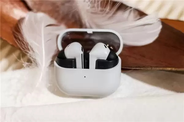 礼赠亲朋 科技传情 三星 GalaxyBuds3 系列为你营造节日仪式感