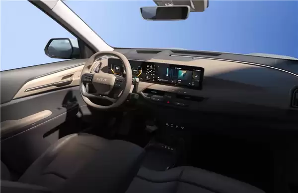 起亚内饰设计新方向：平衡数字化与物理按键