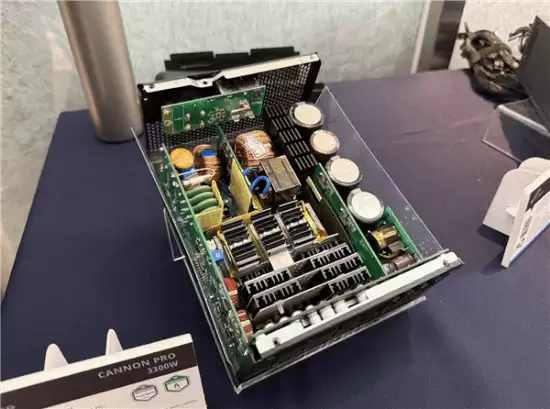 FSP全汉发布3300W超频电源及内置电池备份新品