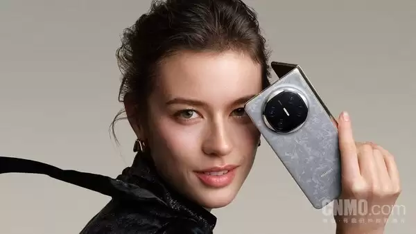 中国折叠屏手机用户画像出炉 近半数月收入达1-2万元