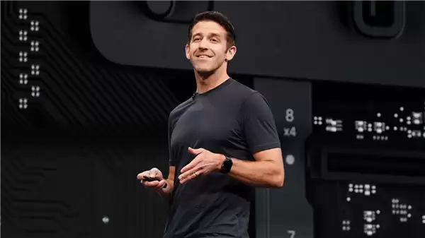 苹果下一任CEO基本敲定:特努斯将接棒库克