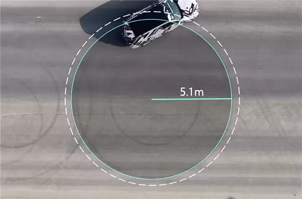 车长超5.3米的全尺寸 长城魏牌旗舰SUV谍照发布：转弯超灵活