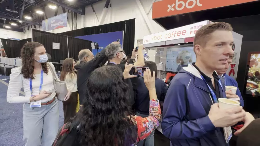 不做人形、不跳舞:他家的具身智能凭什么在100+城市卖出400万杯咖啡?