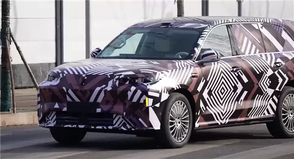 车长超5.3米的全尺寸 长城魏牌旗舰SUV谍照发布：转弯超灵活