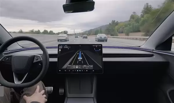 特斯拉拓展软件业务 自动驾驶系统将落地中欧