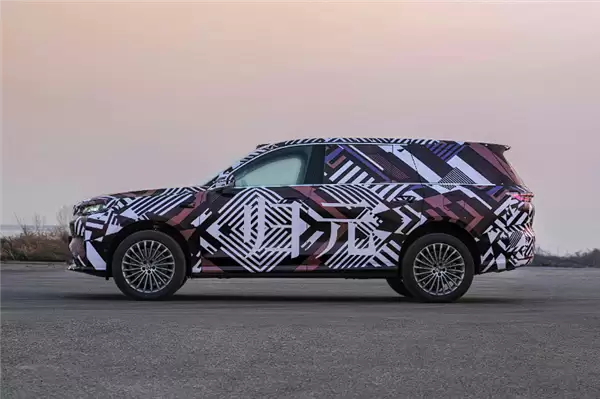 车长超5.3米的全尺寸 长城魏牌旗舰SUV谍照发布：转弯超灵活
