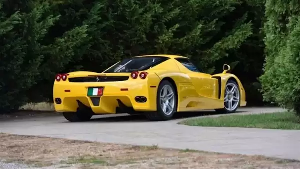 法拉利Enzo拍出1.24亿元天价!刷新该车型最高拍卖纪录