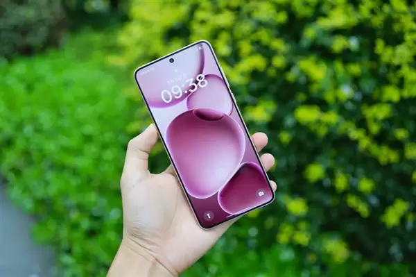 OPPO Find X9 Ultra三月亮相:机圈最强望远镜来了