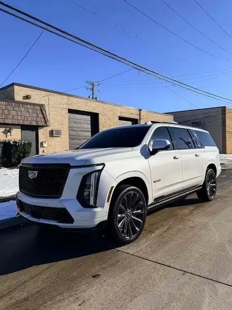 凯迪拉克凯雷德:力量与格调兼具的旗舰级全尺寸SUV